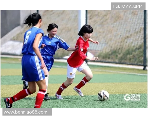 女足球明星精彩瞬间集锦展现巾帼风采与竞技魅力的精彩视频合集