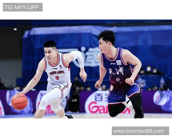 广州篮球队在邀请赛中以73分稳居积分榜首位展现强劲实力