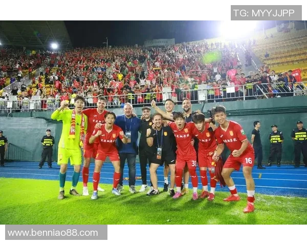 广州足球队战术变革引发热议探索新风格与未来发展方向